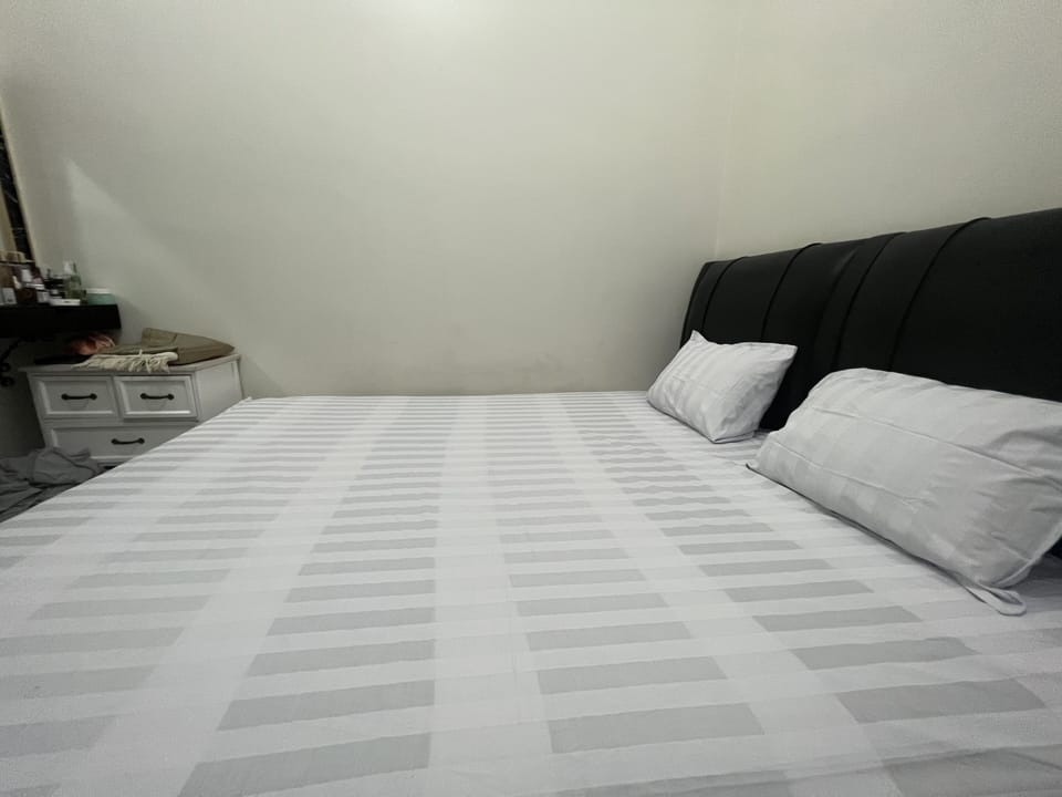 Basic Double Room | Laptop workspace, WiFi (free), bed sheets