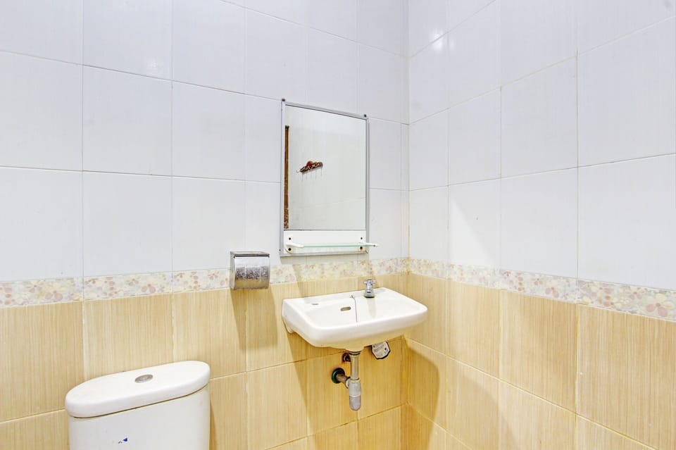 Standard Single Room | Bathroom | Shower