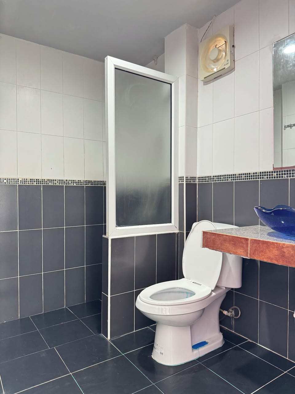 House for 6 Person | Bathroom | Shower, towels