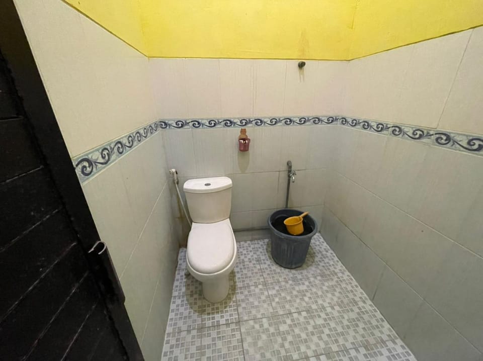 Standard Double Room | Bathroom | Shower, soap