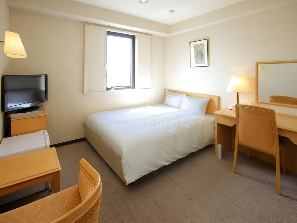 Double Room, Smoking | Desk, laptop workspace, free WiFi, bed sheets