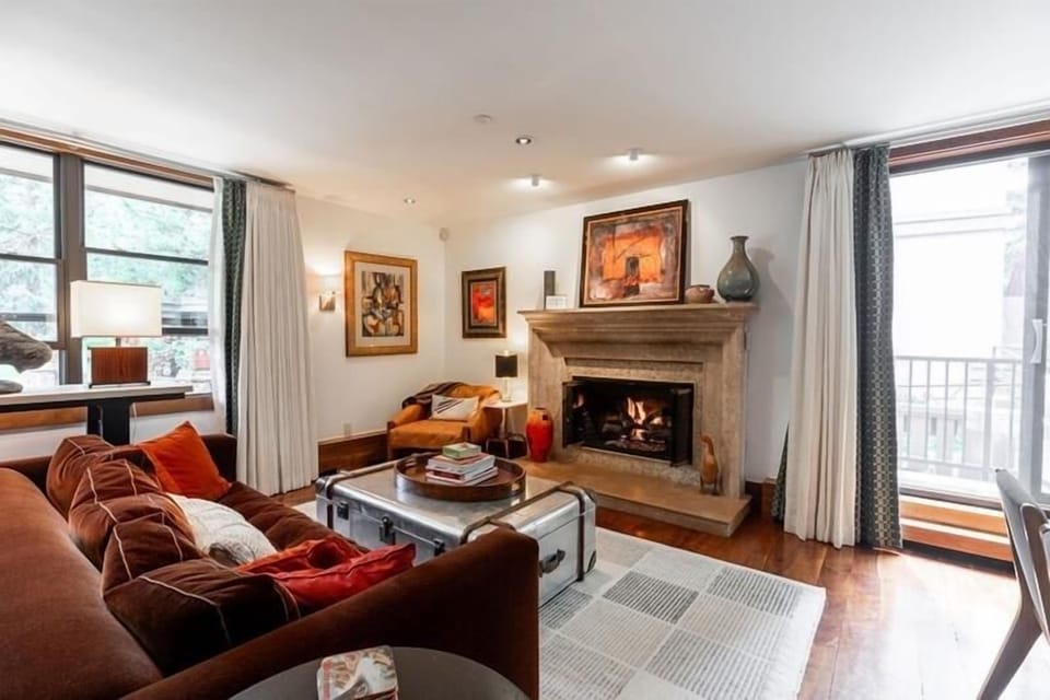 Condo, 2 Bedrooms | Living area