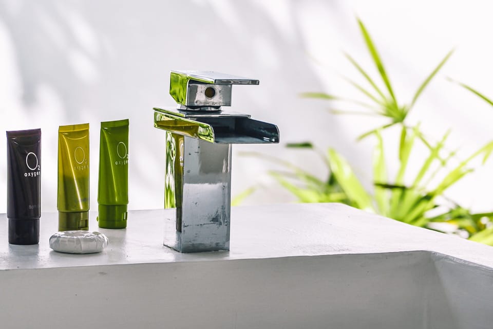 Garden Suite | Bathroom | Shower, free toiletries, hair dryer, bathrobes
