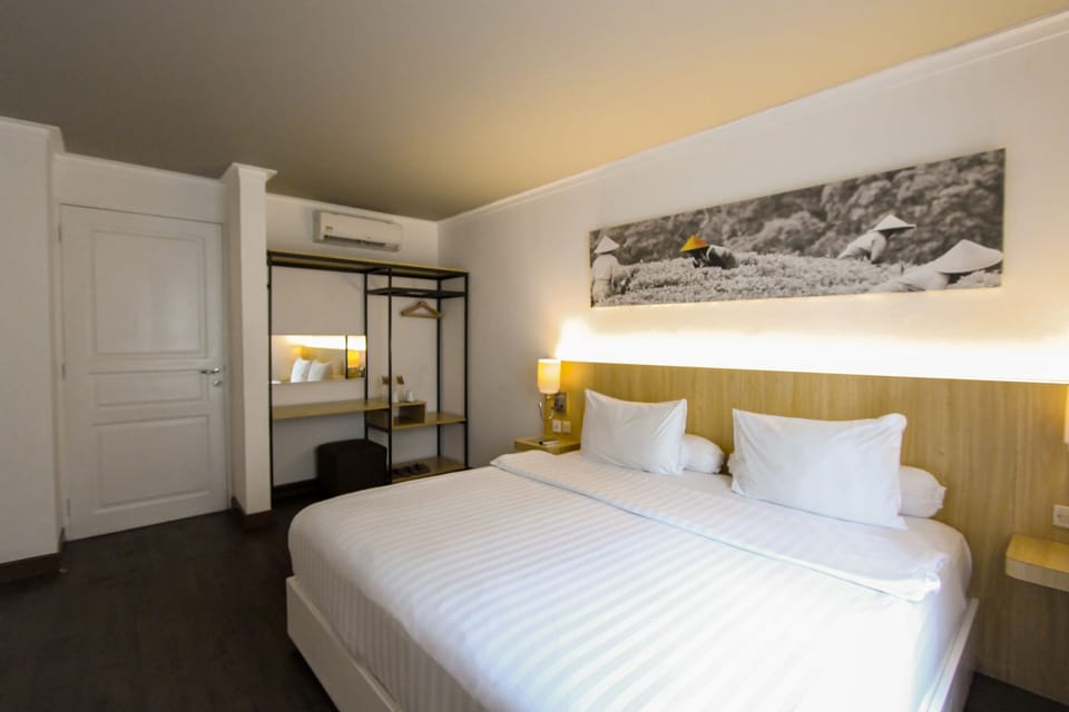 Superior Villa, 2 Bedrooms | Minibar, in-room safe, desk, laptop workspace