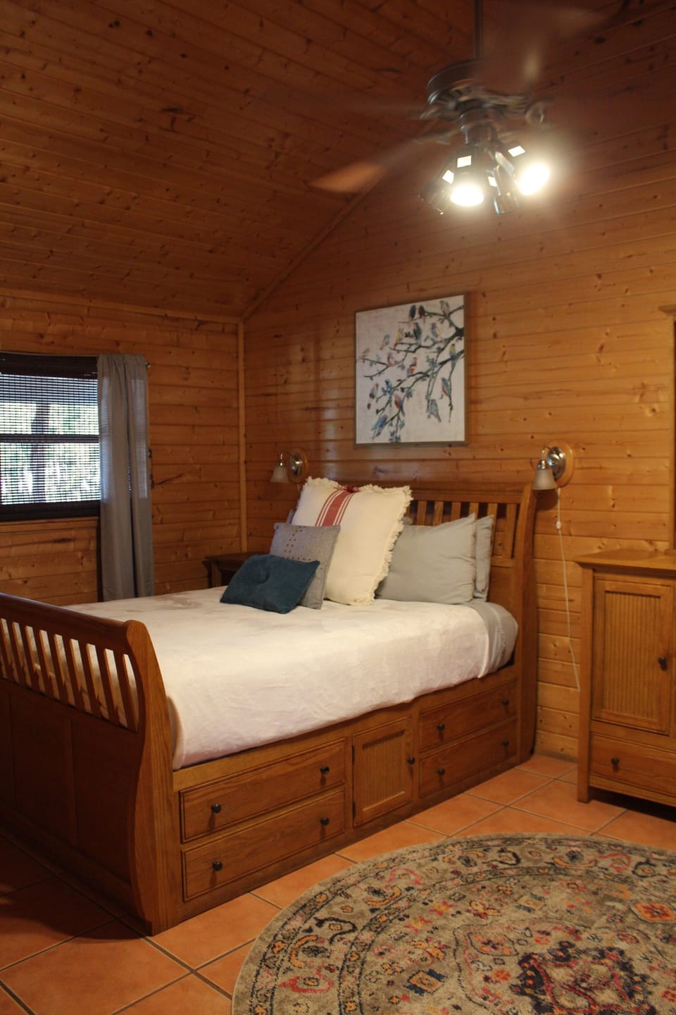 Signature Cabin, 2 Bedrooms | Free WiFi, bed sheets