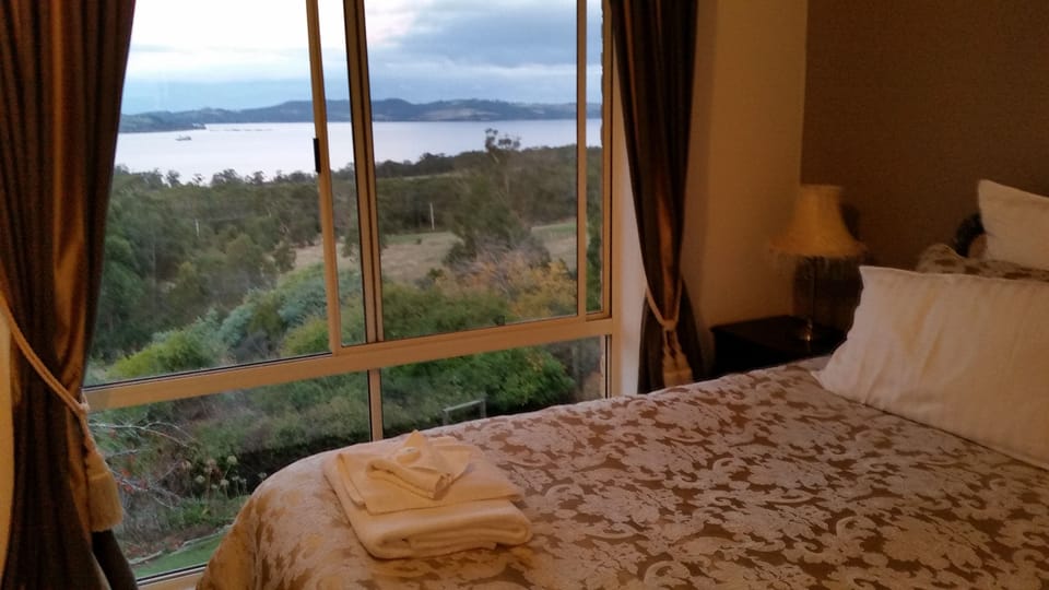 Hayes Room | Water view