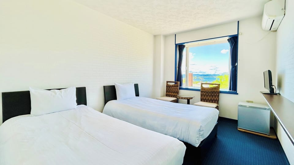 [Non-smoking / 1st-3rd Floor] Twin Room (without bath) | In-room safe, WiFi (free), bed sheets
