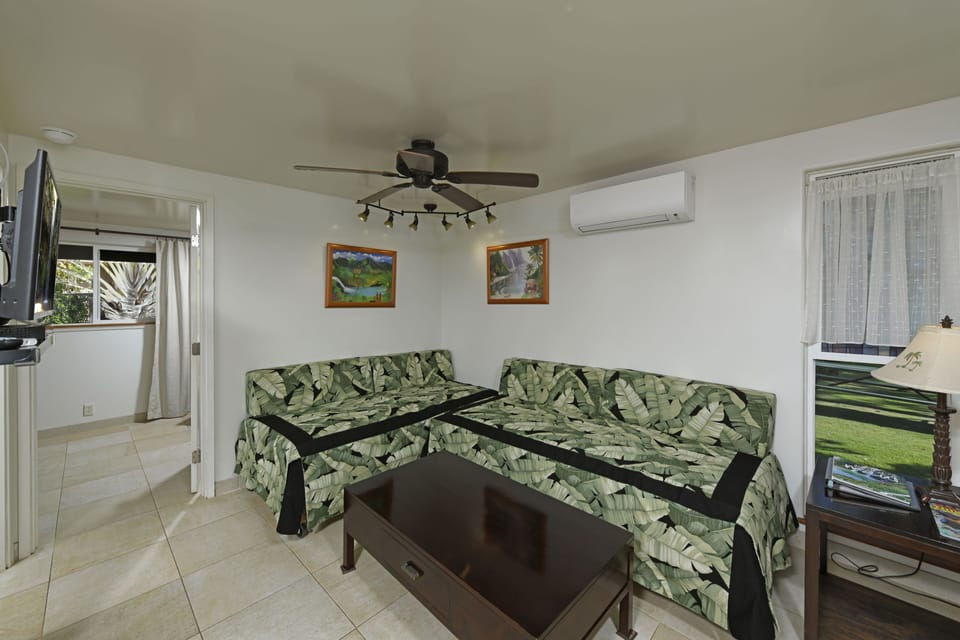 Standard Cottage, 1 Bedroom, Garden View | Living area | Flat-screen TV