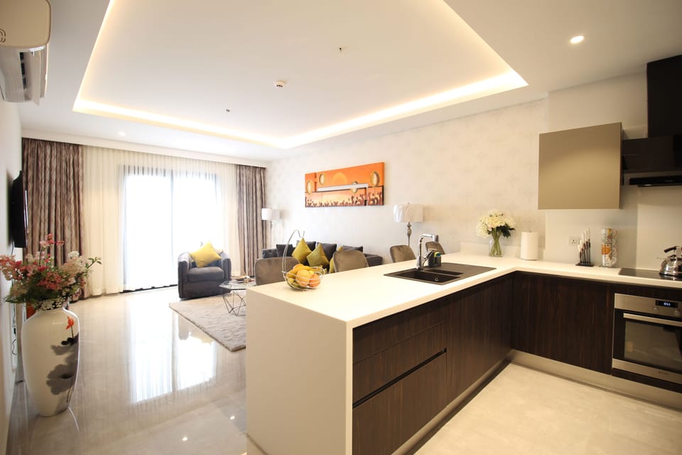 Classic Room | Living area | Flat-screen TV
