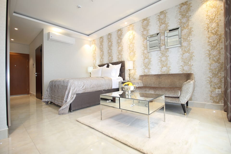1 bedroom, laptop workspace, blackout drapes, WiFi (free)