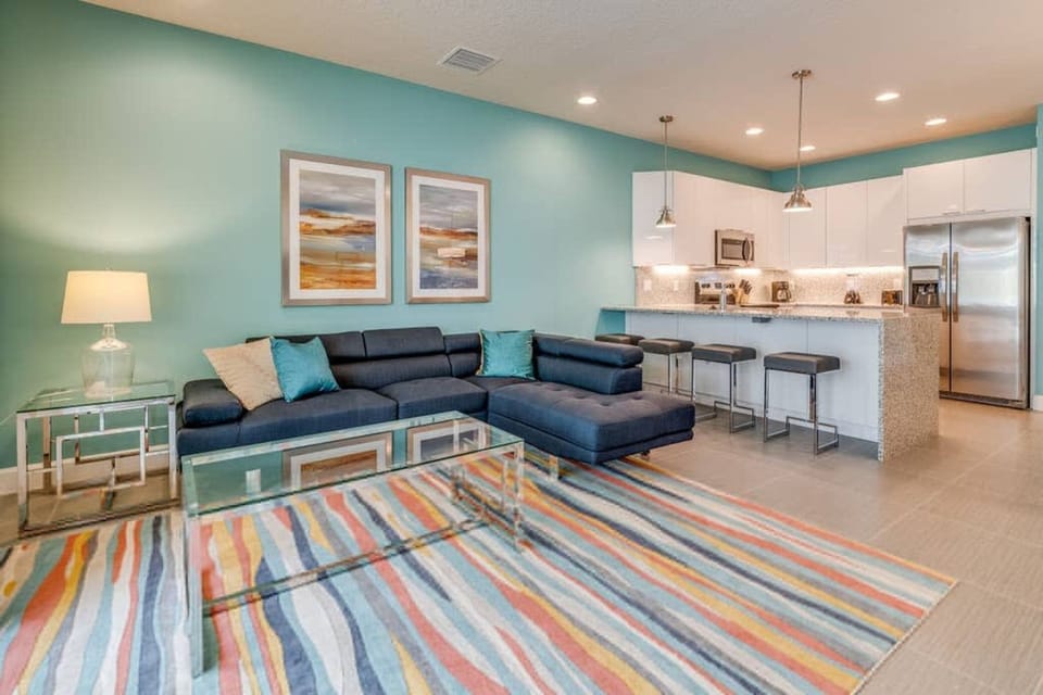 House | 3 bedrooms, desk