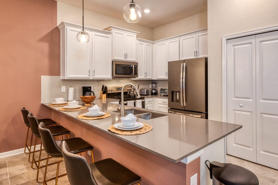 House | 2 bedrooms, desk