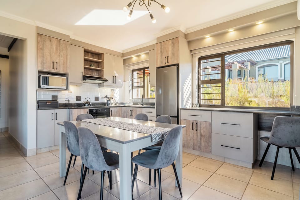 Villa, Accessible (Slanghoek A) | Private kitchen | Full-size fridge, microwave, stovetop, electric kettle