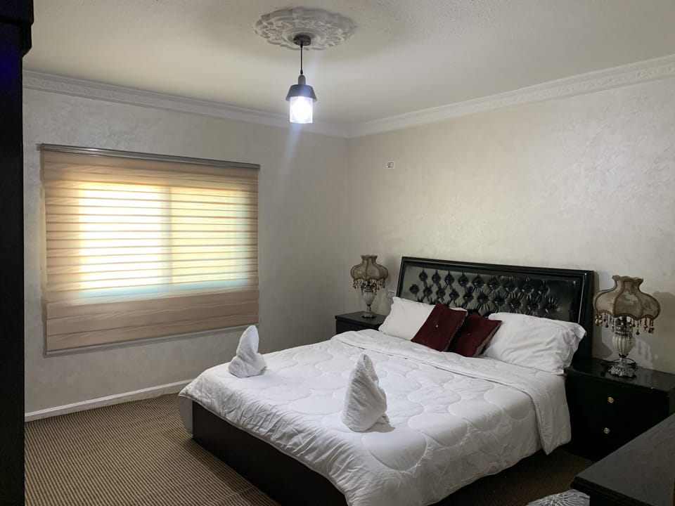 Deluxe Double Room | WiFi (free), bed sheets