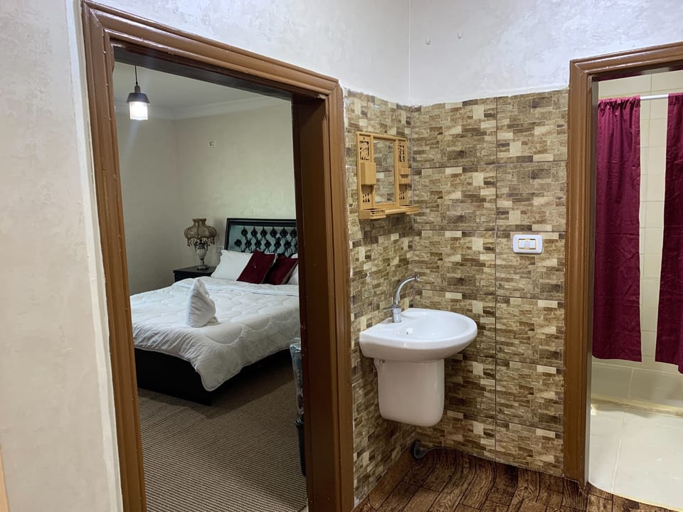 Deluxe Double Room | WiFi (free), bed sheets