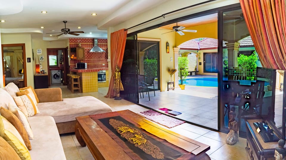 Luxury Villa, 5 Bedrooms, Private Pool | Living room | 32-inch flat-screen TV with digital channels, TV, Netflix