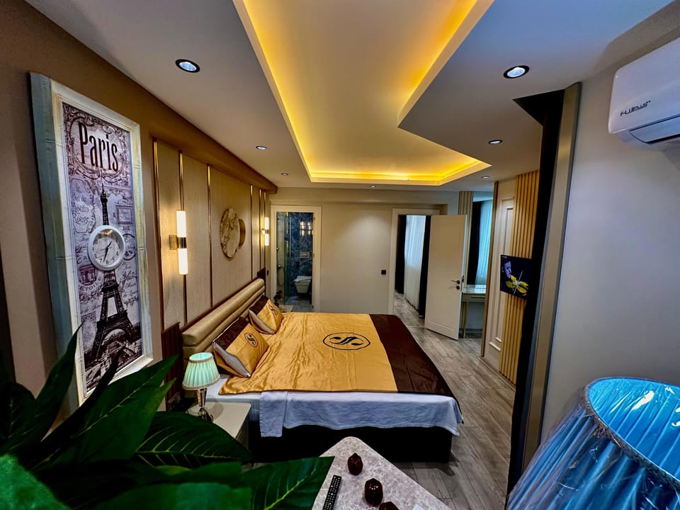 Classic Room | Desk, laptop workspace, free WiFi, bed sheets