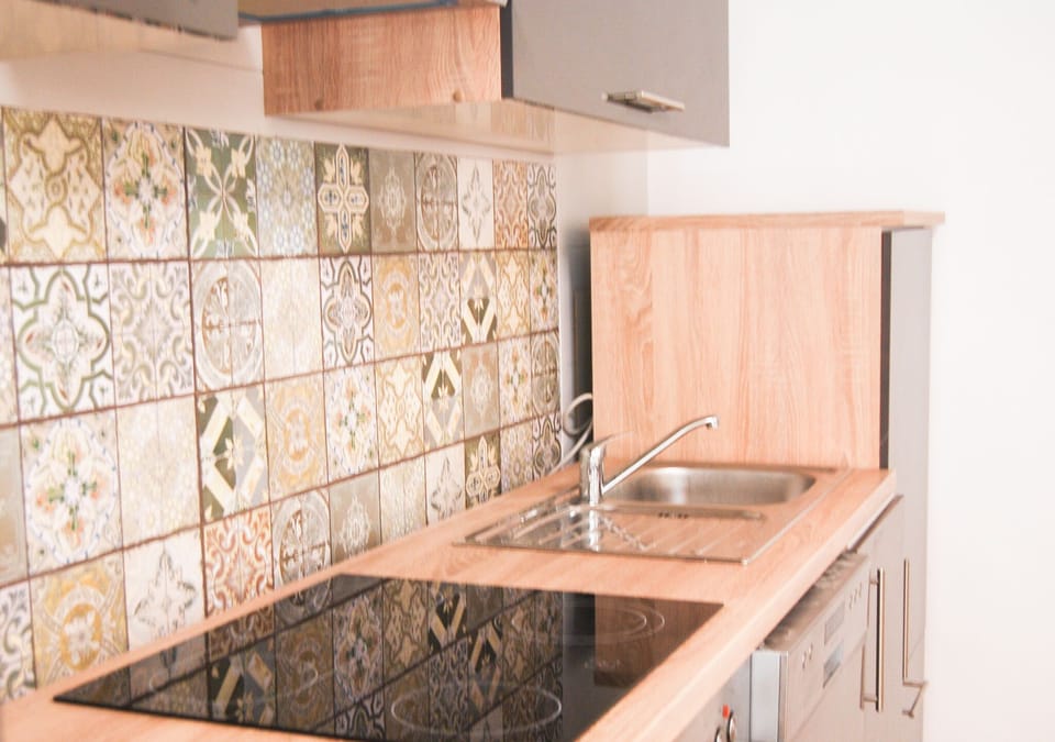 Comfort Condo, 3 Bedrooms | Private kitchen | Microwave, stovetop, toaster, highchair