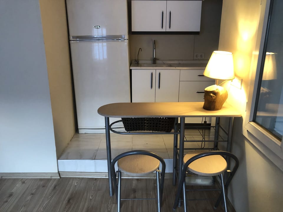 Traditional Duplex | Private kitchen | Shared fridge, microwave, stovetop