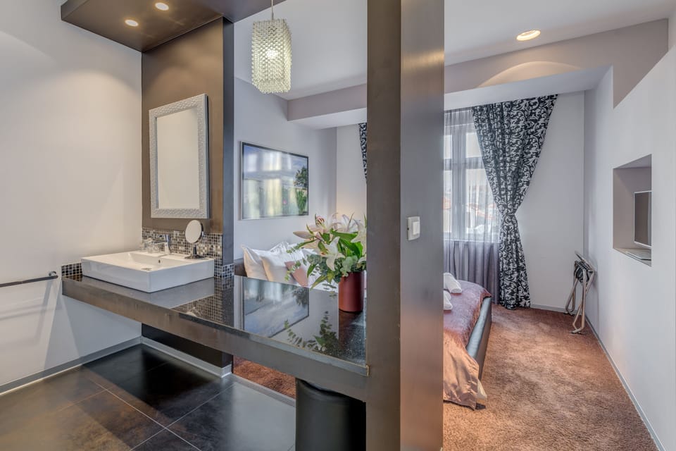 Deluxe Double Room with City View | Premium bedding, Select Comfort beds, in-room safe