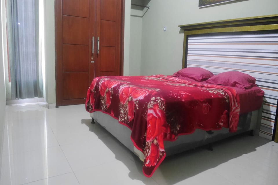 Deluxe Double Room | Free WiFi, bed sheets