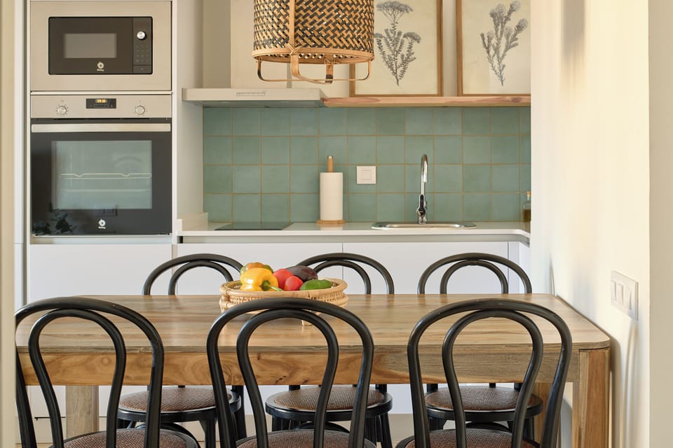 Superior Apartment, 3 Bedrooms, Terrace, City View | Private kitchen | Electric kettle