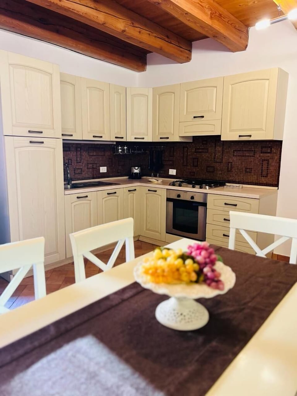 Comfort Apartment | Private kitchen | Full-size fridge, oven, stovetop, coffee/tea maker