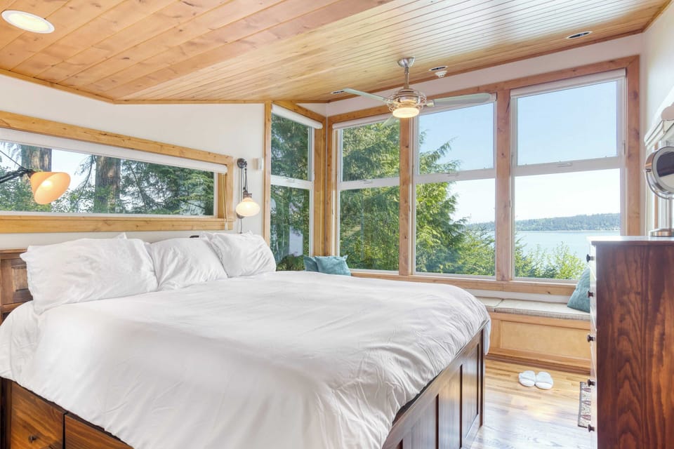 Serenity Pines by Avantstay Incredible Views Cottage in Greenbank