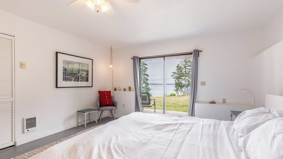 Camano Vista Paradise by Avantstay Private Beach Cottage in Greenbank