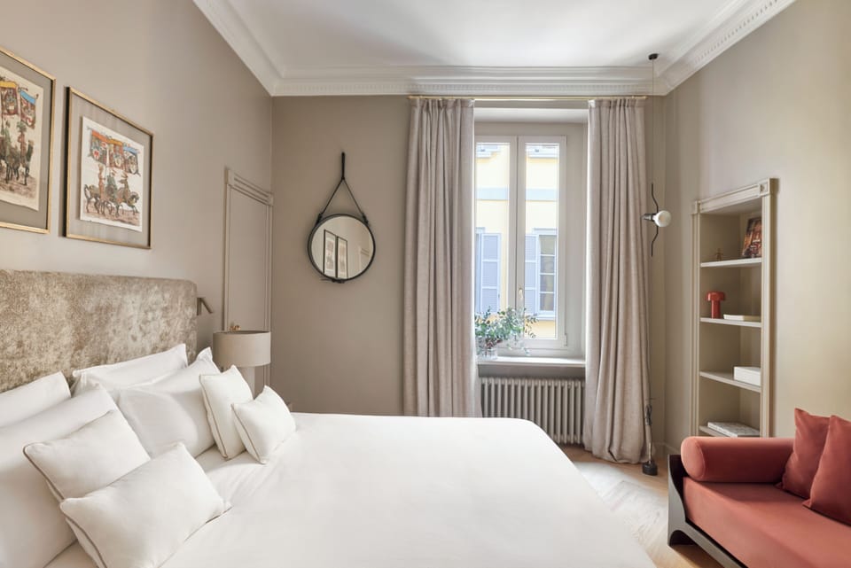 Deluxe Double or Twin Room | Hypo-allergenic bedding, down comforters, pillowtop beds, in-room safe