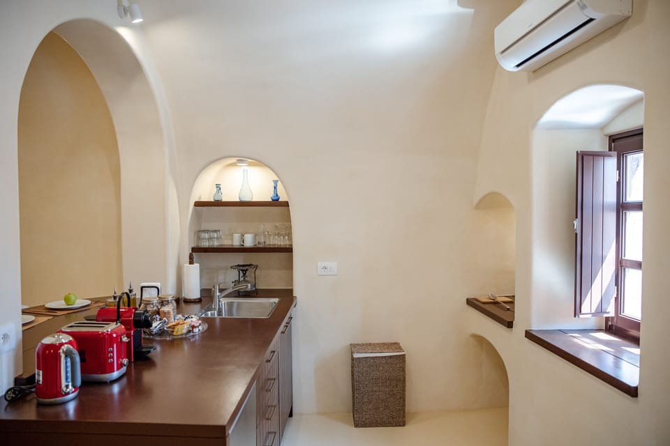 Honeymoon House, 1 Bedroom | Private kitchen | Fridge, stovetop, coffee/tea maker, electric kettle