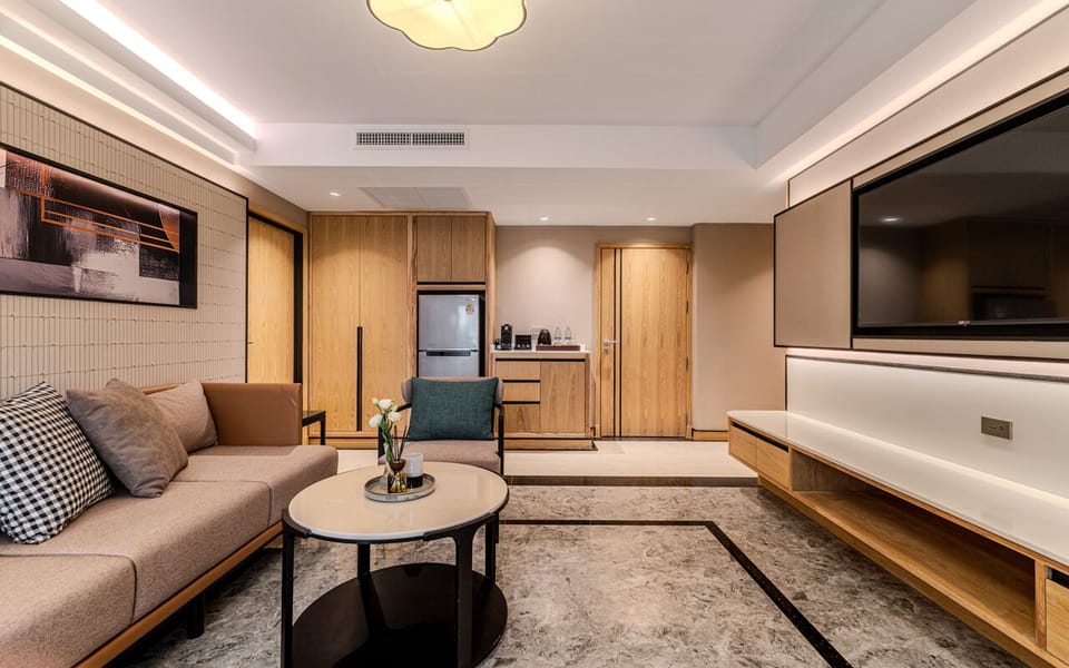 Premier Room, 1 Bedroom | In-room dining