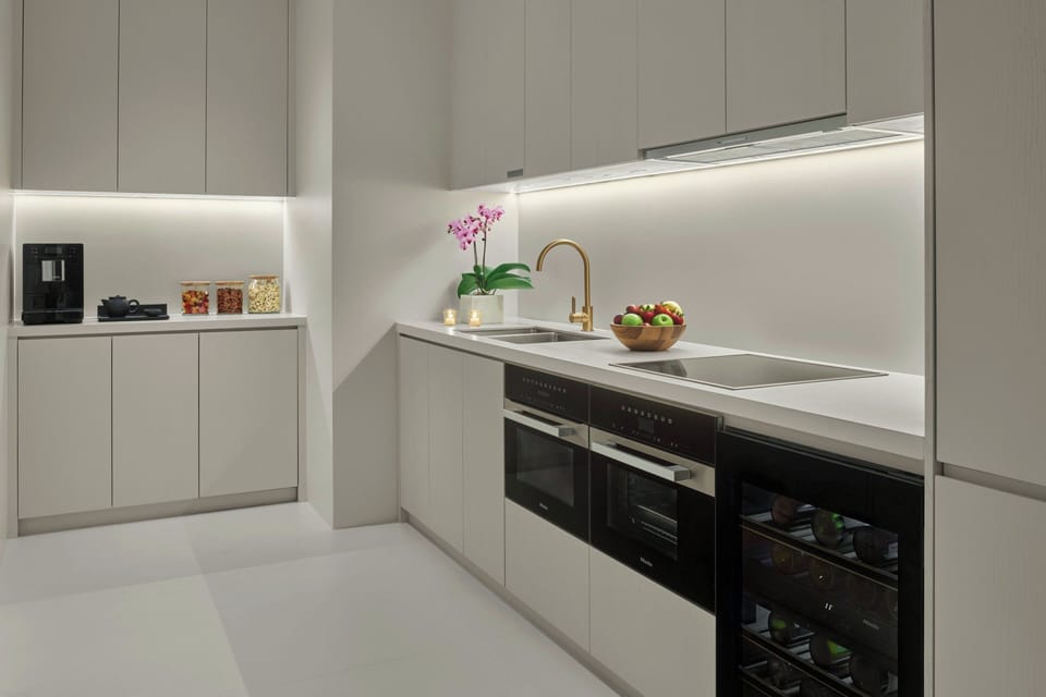 EDITION Penthouse, 1 Bedroom Presidential Suite, 1 King, Garden view, Top floor, Whirlpool | Private kitchen | Electric kettle