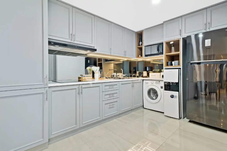 Cookware/dishes/utensils