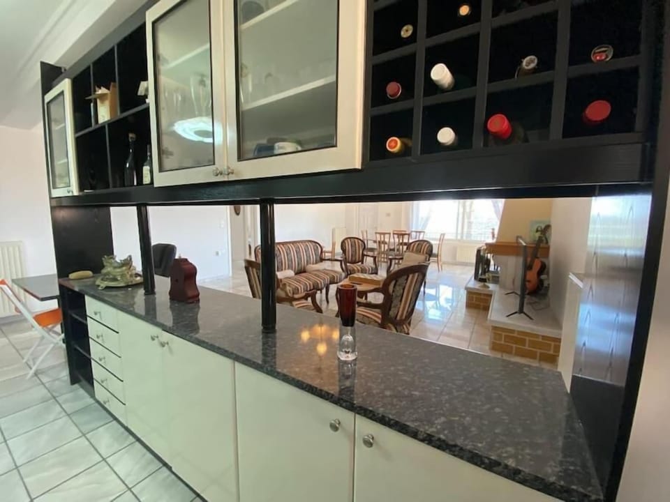 House, 3 Bedrooms, Balcony, Garden View | Dining room