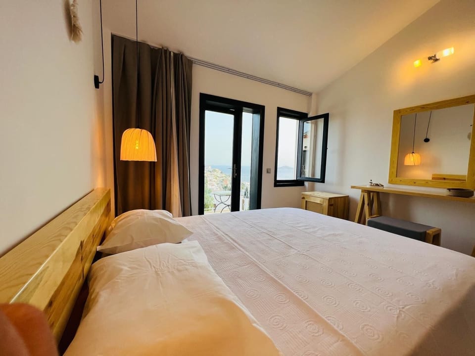 Comfort Room, Sea View | Egyptian cotton sheets, premium bedding, free minibar items
