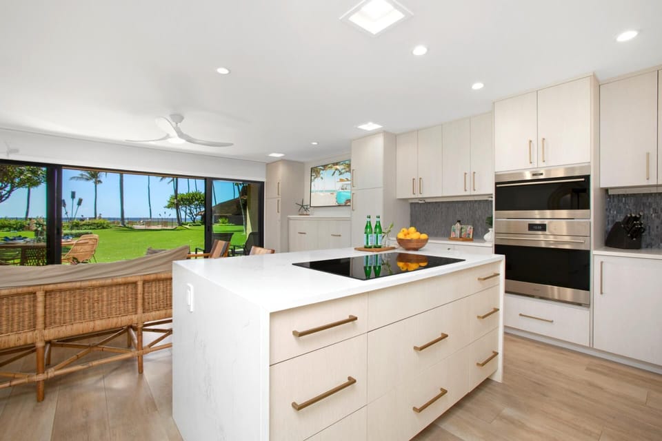 Villa, 1 Bedroom (Ocean View, Sleeps 4 (MSR-F2)) | Private kitchen | Fridge, microwave, oven, coffee/tea maker