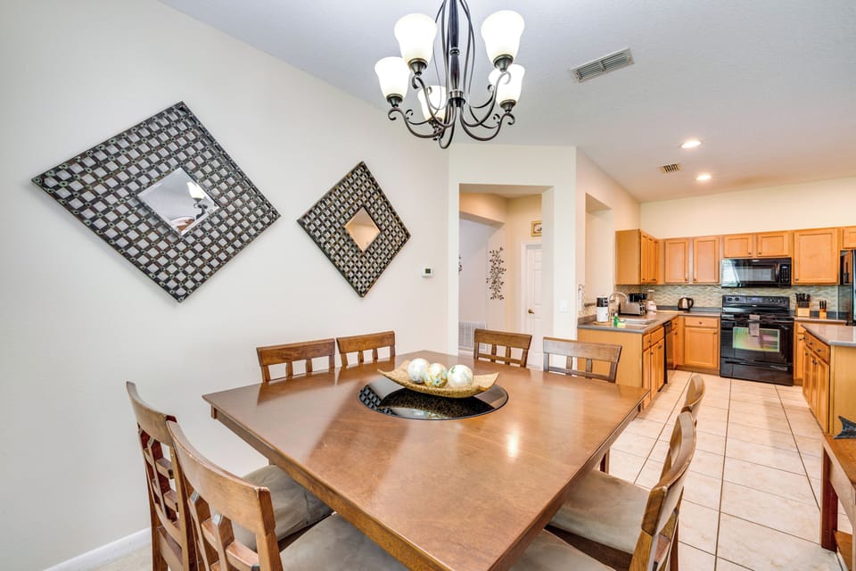 House (4 Bedrooms) | Interior