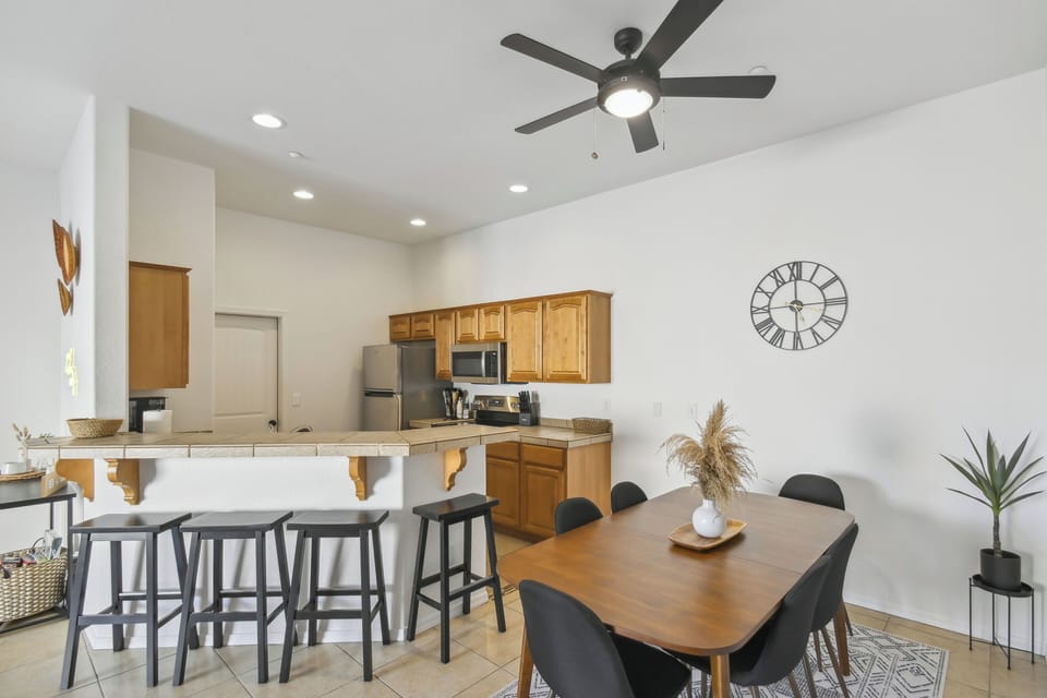 Apartment (3 Bedrooms) | Front of property