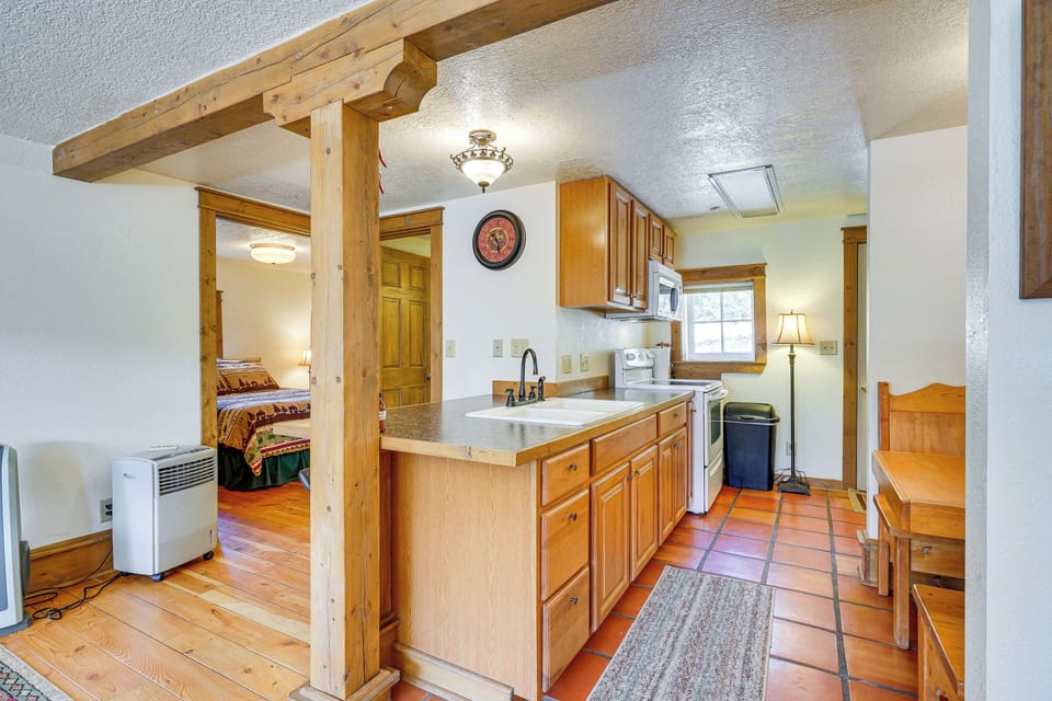 House (2 Bedrooms) | Interior
