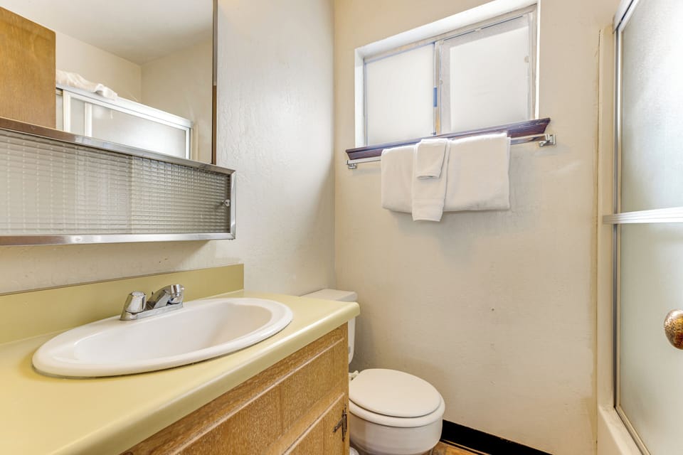 Mammoth Lakes Condo w/ Fireplace & Mountain Views Apartment in Mammoth Lakes