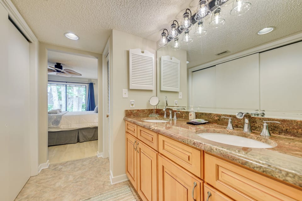 Private Deck & Pool Access: Myrtle Beach Getaway! Apartment in South Carolina
