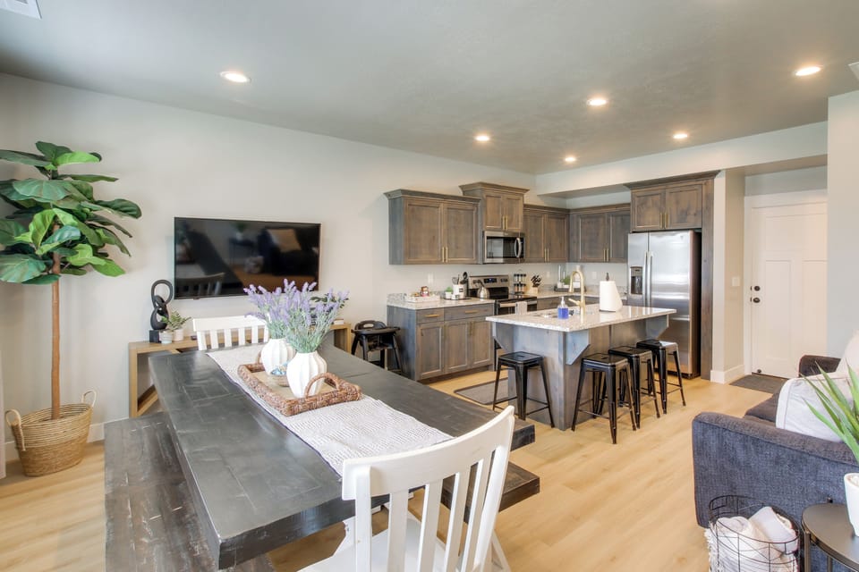 Apartment (3 Bedrooms) | Front of property