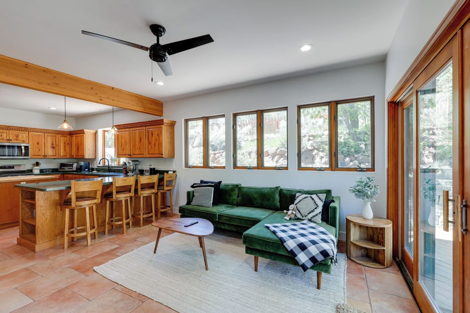 House (4 Bedrooms) | Interior