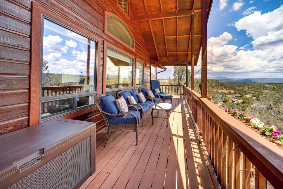 Cottage (2 Bedrooms) | Front of property