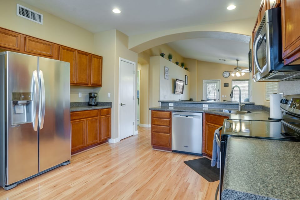 House (3 Bedrooms) | Interior
