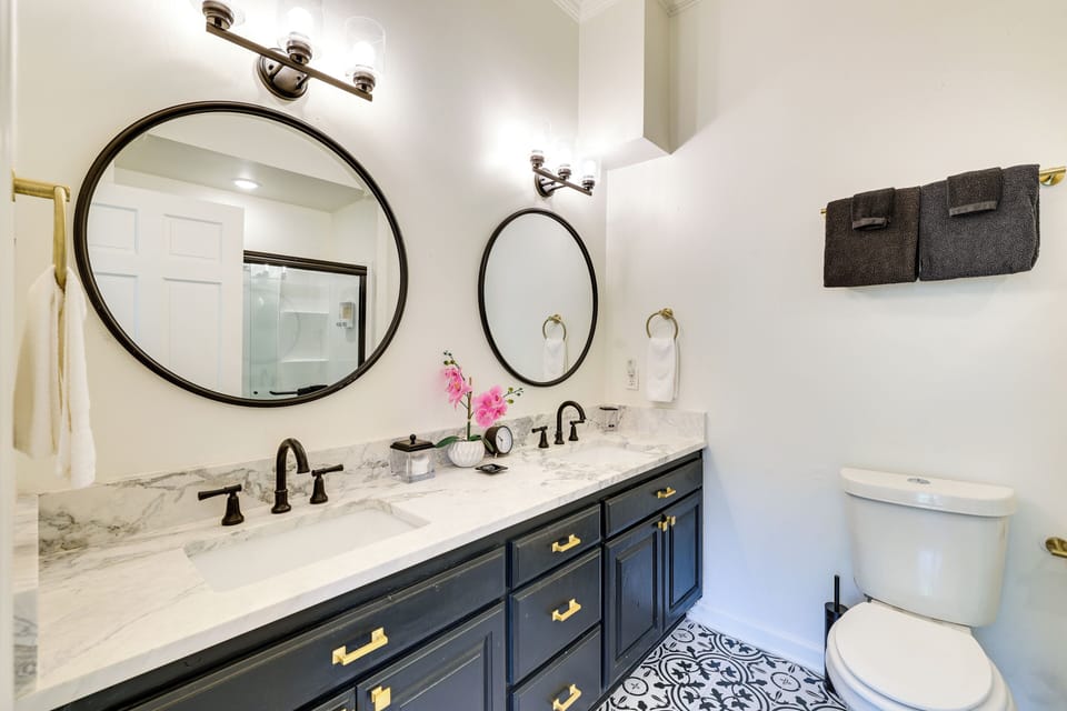 Eureka Springs Vacation Rental < 1 Mi to Downtown Cottage in Eureka Springs
