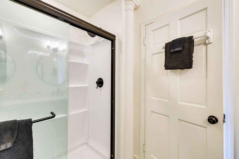 Eureka Springs Vacation Rental < 1 Mi to Downtown Cottage in Eureka Springs