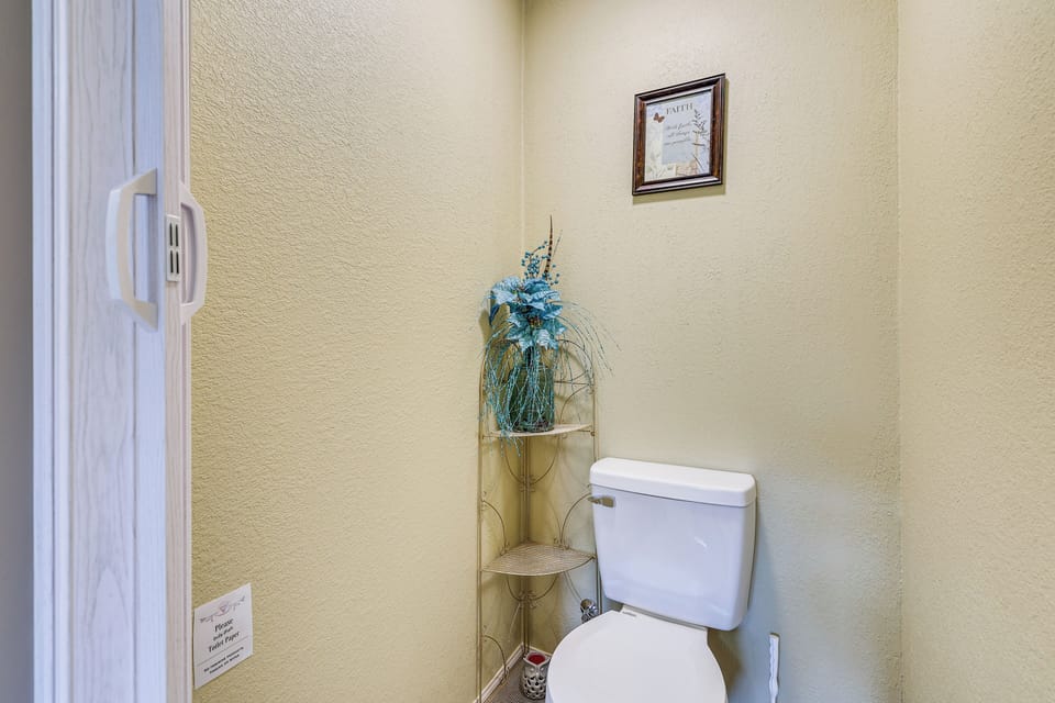 Eureka Springs Rental - Walk to Downtown! Cottage in Eureka Springs