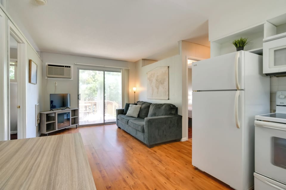 Apartment (3 Bedrooms) | Front of property
